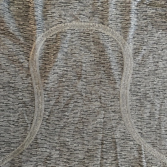 Grey lululemon tank top - Picture 2 of 3